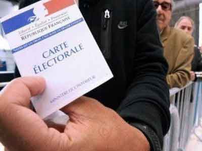 بدء عملية التصويت في الدور الاول من الانتخابات الرئاسية الفرنسية 
