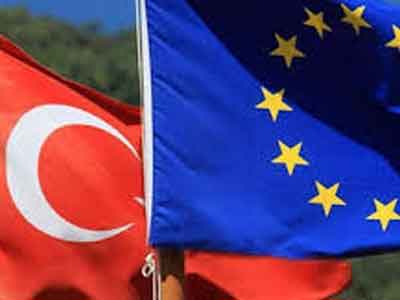 تركيا ستعيد النظر في موقفها من الانضمام إلى الاتحاد الأوروبي