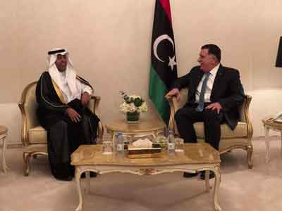 رئيس المجلس الرئاسي يستقبل رئيس البرلمان العربي على هامش القمة العربية