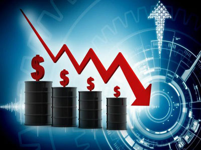 تراجع أسعار النفط مع التركيز على مستقبل الإمدادات