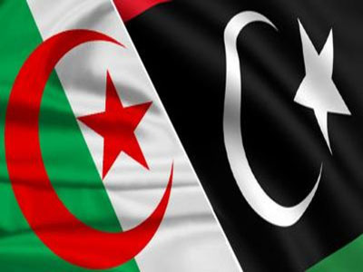 الجزائر تدعو إلى حوار سياسي بين الأطراف الليبية