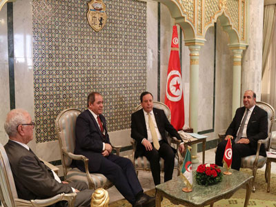 تونس والجزائر تؤكدان على ضرورة الوقف الفوري للمواجهات العسكرية الدائرة في ليبيا واستئناف المسار السياسي 