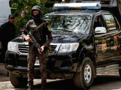 مقتل ضابط مصري وسبعة مسلحين في تبادل لإطلاق النار بالقاهرة