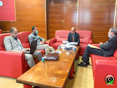 وزارة الصحة تناقش مشروعات الصيانة والانشاء بمستشفى جراحة الحروق والتجميل طرابلس