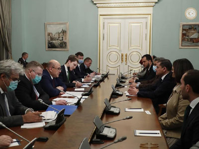 رئيس الحكومة يجري مباحثات مع رئيس الوزراء الروسي وروسيا تجدد دعمها لاستقرار وسيادة ليبيا ووحدة اراضيها  