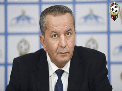 الشلماني يتلقى تهنئة من رئيس الاتحاد العربي لكرة القدم عبدالعزيز بن تركي 