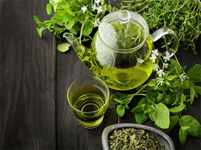 فوائد الشاي الأخضر للوجه والبشرة والشعر