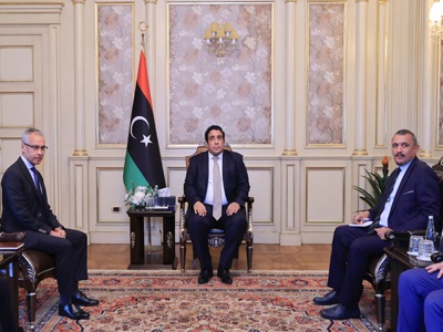 تطورات الأوضاع السياسية محور لقاء المنفي بالسفير الفرنسي لدى ليبيا 