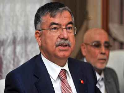 وزير الدفاع التركي : الإقالات في صفوف الجيش لم تنته 