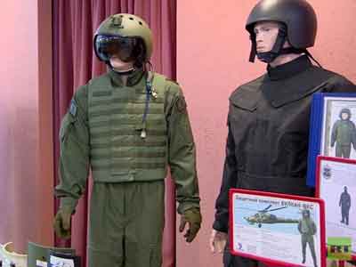روسيا تعرض بدلة مميزة لحماية طياري المروحيات الحربية