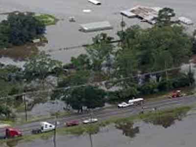 ارتفاع حصيلة ضحايا الفيضانات في ولاية لويزيانا الأمريكية إلى 11 قتيلا