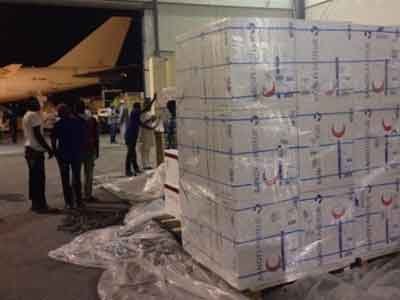 الإمداد الطبي طرابلس يرسل شحنة تطعيمات وأدوية ومواد غسيل الكلى لمدينة الكفرة 