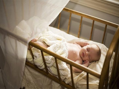 وضعية نوم الاطفال غير الآمنة تسبب الوفاة المفاجئة