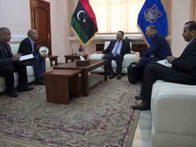 وزير الداخلية المفوض يجتمع مع باولو سيرا من بعثة الأمم المتحدة للدعم في ليبيا  