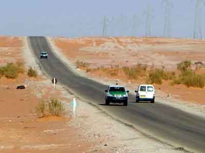 الجزائر تبدأ بتشيد جدار عازل على الحدود مع ليبيا وتونس