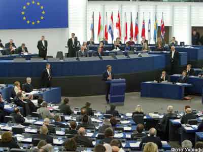 رئيس البرلمان الأوروبي يحذر من خطورة ضلوع تنظيمات إرهابية في تدفقات الهجرة 
