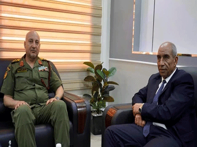 رئيس الأركان العامة للجيش الليبي يناقش مع وكيل وزارة الداخلية التعاون المشترك من أجل تعزيز الأمن وحماية الوطن والمواطن