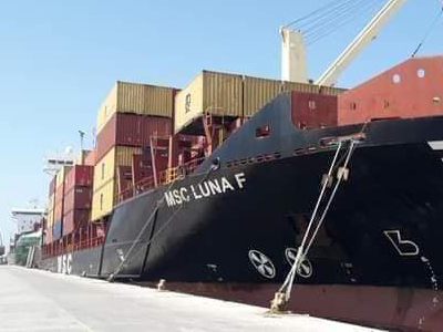 وصول آلاف الأطنان من حبوب القمح والشعير لميناء بنغازي البحري  