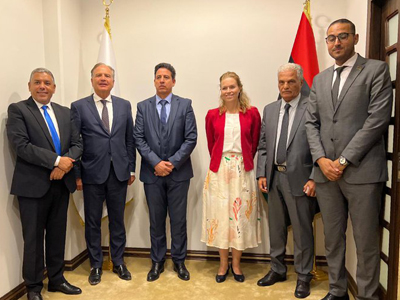 سفير هولندا لدى ليبيا : أجريت محادثات شيقة للغاية مع عدد من أعضاء مجلس النواب بمدينة بنغازي تركزت حول إدارة الهجرة وسيادة القانون 