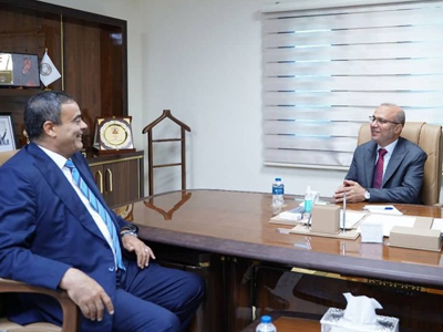 النائب بالرئاسي عبد الله اللافي يبحث مع وزير المواصلات سبل تذليل الصعوبات التي تواجه المشاريع المتعلقة بالقطاع 