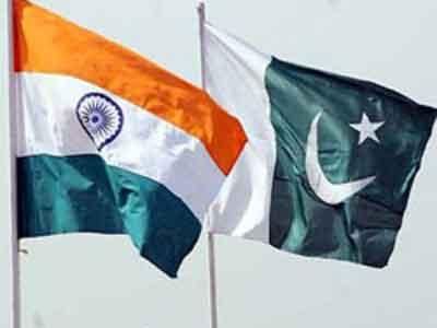 باكستان والهند يعقدان اجتماعا عسكريا يوم غد الثلاثاء
