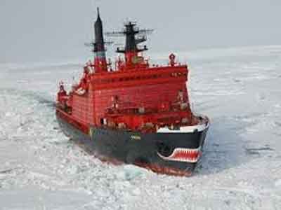 كاسحة جليد صينية تفشل في الوصول إلى سفينة أبحاث عالقة في القطب الجنوبي 