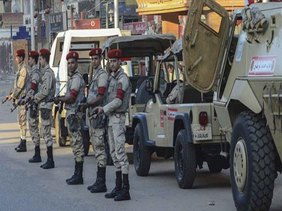 الشرطة المصرية تفكك عبوة ناسفة وسط القاهرة 