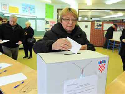 الناخبون في كرواتيا يتوجهون إلى مراكز الاقتراع في الانتخابات الرئاسية 