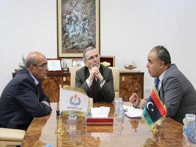 رئيس المؤسسة الوطنية للنفط يجتمع مع رئيس لجنة إدارة شركة الجوف للتقنية النفطية 