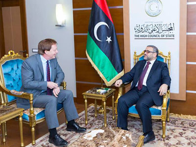 رئيس المجلس الأعلى للدولة يلتقي السفير البريطاني لدى ليبيا 