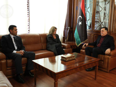 رئيس المجلس الرئاسي يجتمع مع رئيس مفوضية الانتخابات ونائبة المبعوث الاممي
