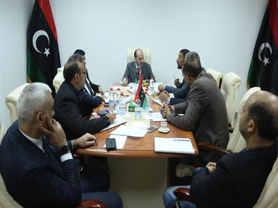 عماري زايد يجتمع مع وزير المالية ووكيل وزارة التعليم 