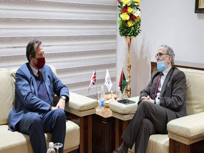 صنع الله  يبحث مع سفير بريطانيا لدى ليبيا توسيع قاعدة الشركة وعودة الشركات للعمل في ليبيا
