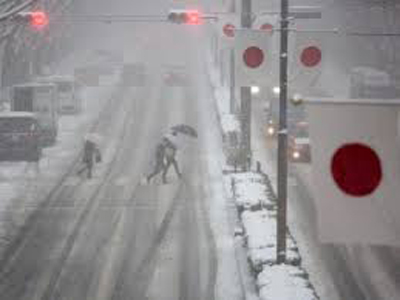 وفاة 12 شخصا وانقطاع في الكهرباء جراء تساقط الثلوج في اليابان 