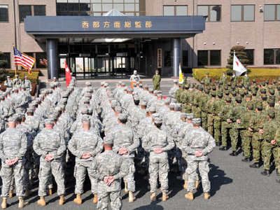 اليابان تعتزم تعزيز اتصالات قواتها البرية مع الجيش الأمريكي 	 	