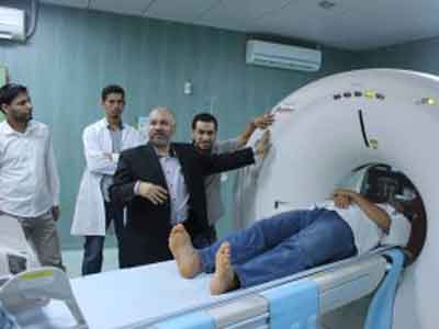 جهاز تصوير أشعة متحرك بقسم الأطفال بمستشفى زليتن التعليمي 