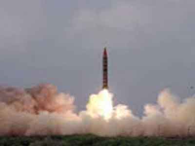 الهند تطلق صاروخا قادرا على حمل رؤوس نووية