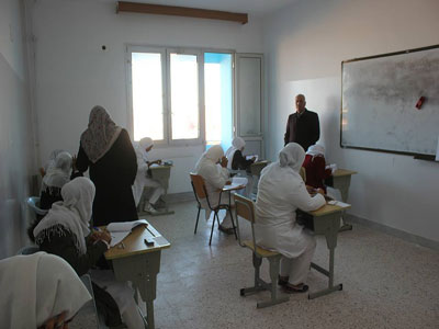 امتحانات الفترة الأولى بالمعهد الصحي للتمريض المتوسط بمدينة زليتن