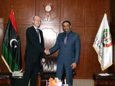 وزير العدل بحكومة الوفاق الوطني يستقبل سفير المملكة الهولندية لدى ليبيا 