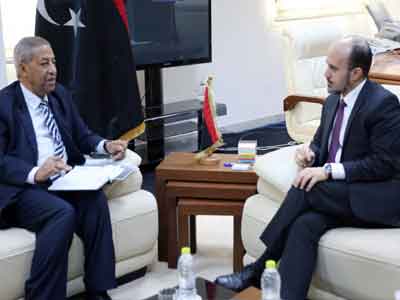 عضو الرئاسي عماري زايد يلتقي وزير الحكم المحلي 