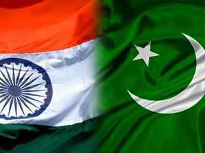 مصدر حكومي: الهند تستدعي سفير باكستان للاحتجاج على التفجير الذي وقع في كشمير 