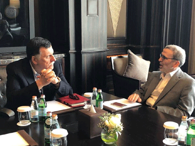 رئيس المجلس الرئاسي يجتمع في أبوظبي مع رئيس المؤسسة الوطنية للنفط والاتفاق على رفع القوة القاهرة عن حقل الشرارة 