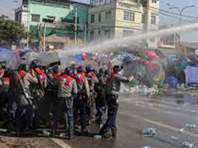 وزراء خارجية مجموعة السبع والممثل السامي للاتحاد الأوروبي يدينون أعمال العنف التي ترتكبها قوات الأمن في ميانمار ضد المتظاهرين السلميين 