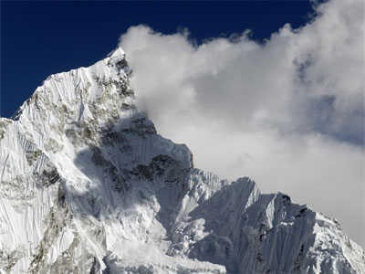 ترقق طبقة جليد جبل إفرست بمقدار مترين في السنة