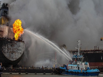 اندلاع حريق على عبارة تبحر من اليونان إلى إيطاليا على متنها 288 شخصا