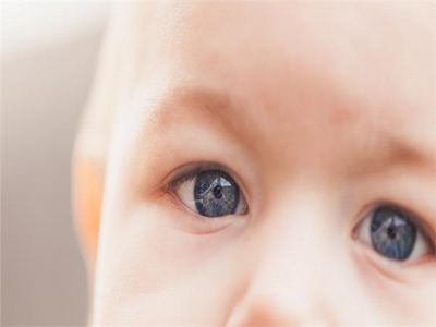 عيون الاطفال