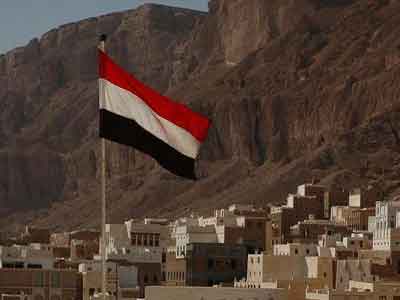 مقتل وإصابة خمسة عناصر من القاعدة في غارة جوية بجنوب اليمن