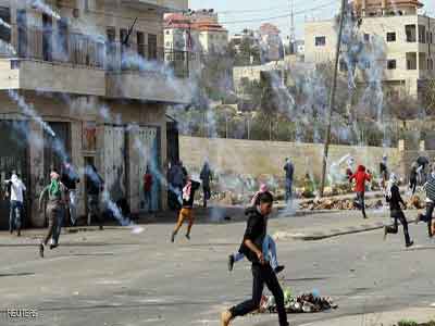 إصابة عشرات الفلسطينيين في الضفة الغربية 