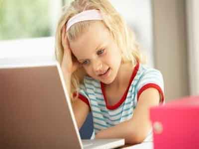 مخاطر الإنترنت على الأطفال