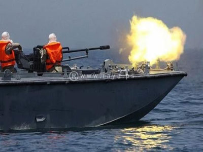 زوارق حربية اسرائيلية تفتح النار على الصيادين في بحر غزة 